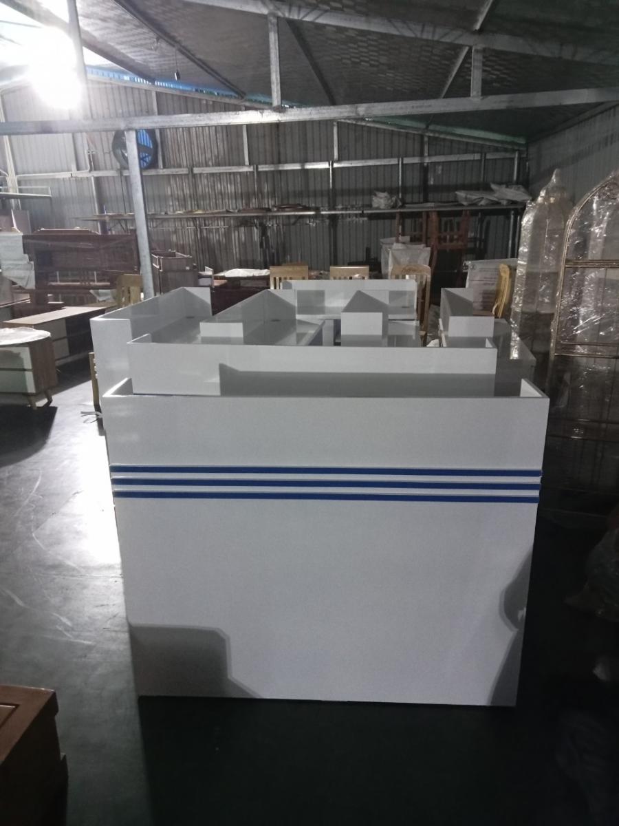 Quầy Thu Ngân Gỗ Sơn Ngang 1m Tại Hải Phòng